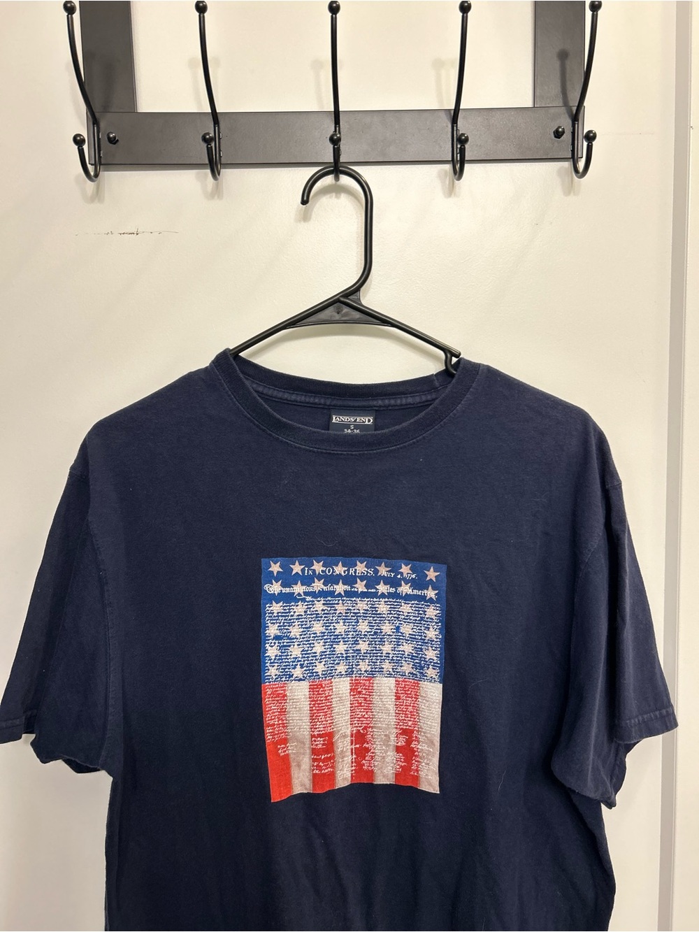 Vintage Land's End Navy Flag Graphic T-Shirt - Picture 4 of 11